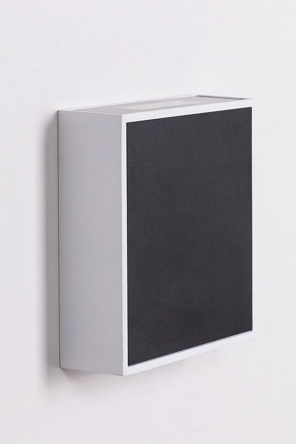 MAYSON OUTDOOR WALL LIGHT